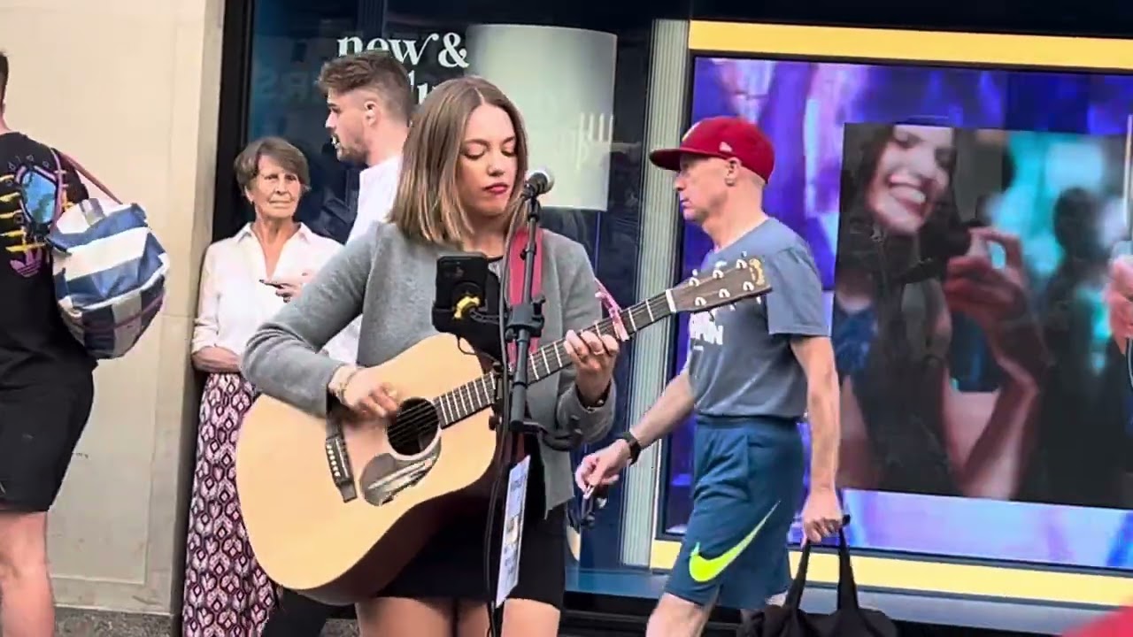 VIVA LA VIDA… brilliant performance from this famous busker in Ireland .. So Amazing