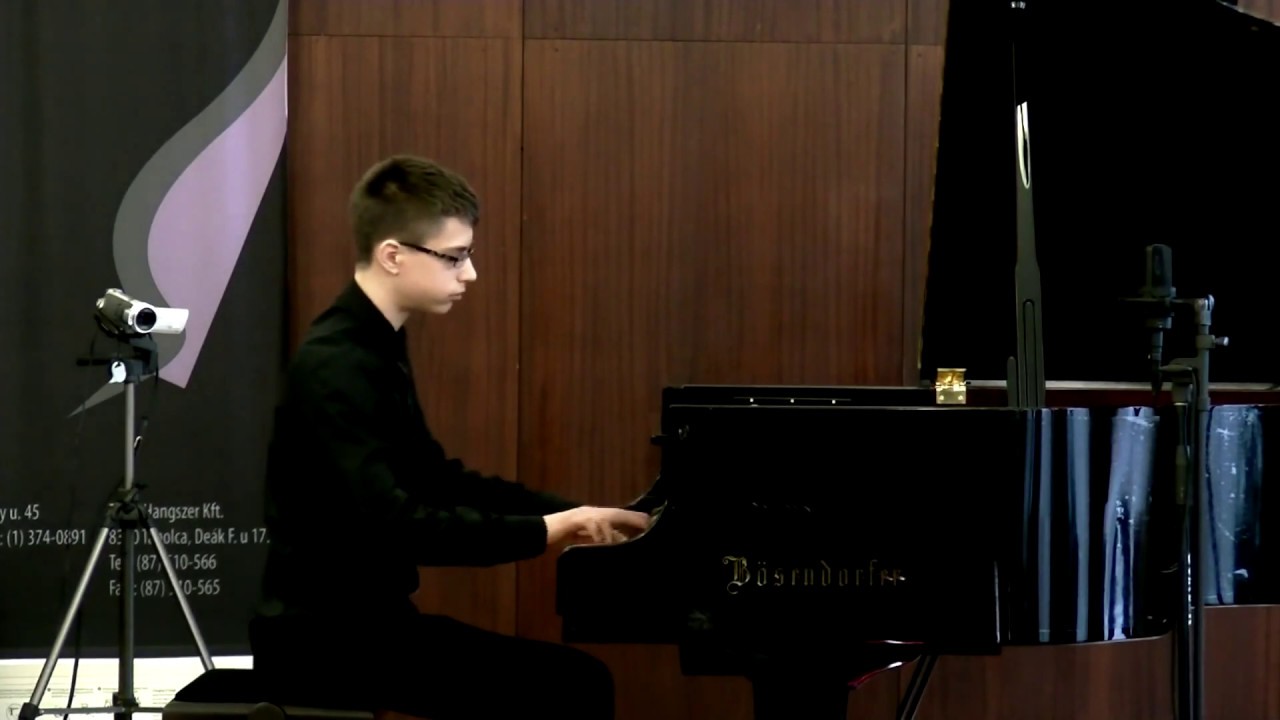 F. Liszt: Bagatelle without tonality