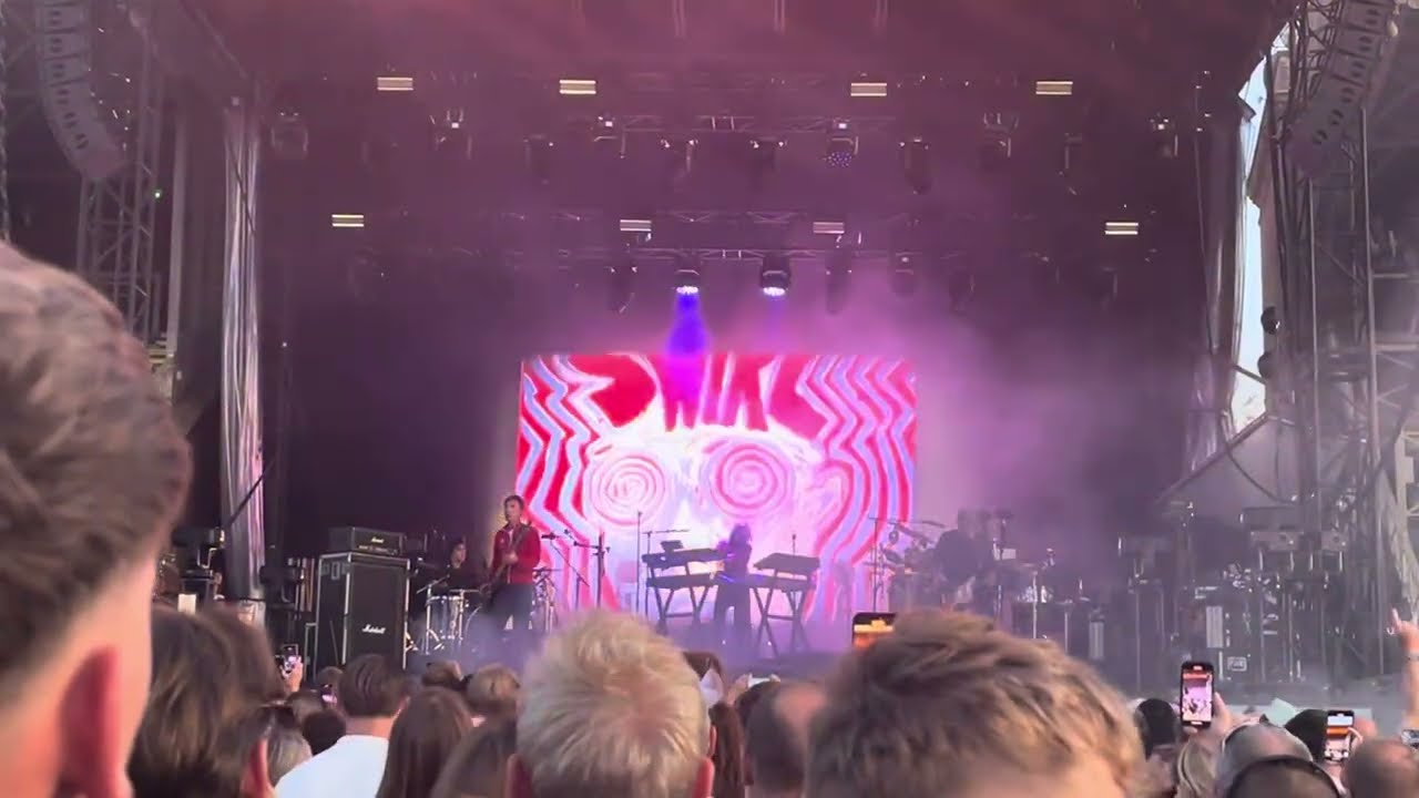 Faithless - ‘Forever Free’ & ‘Yeke Yeke’ (Mory Kante cover) live at Newmarket Racecourse, 8 Aug 2025