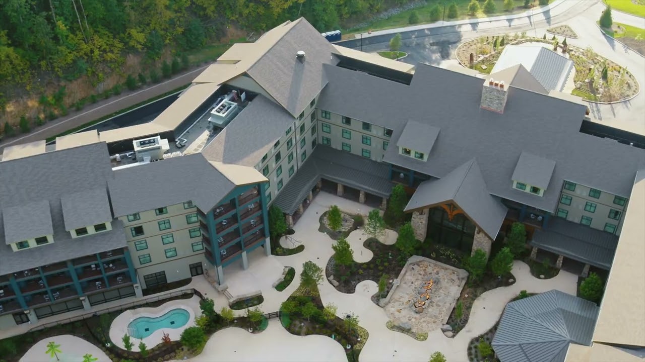 Welcome to Dollywood's HeartSong Lodge & Resort