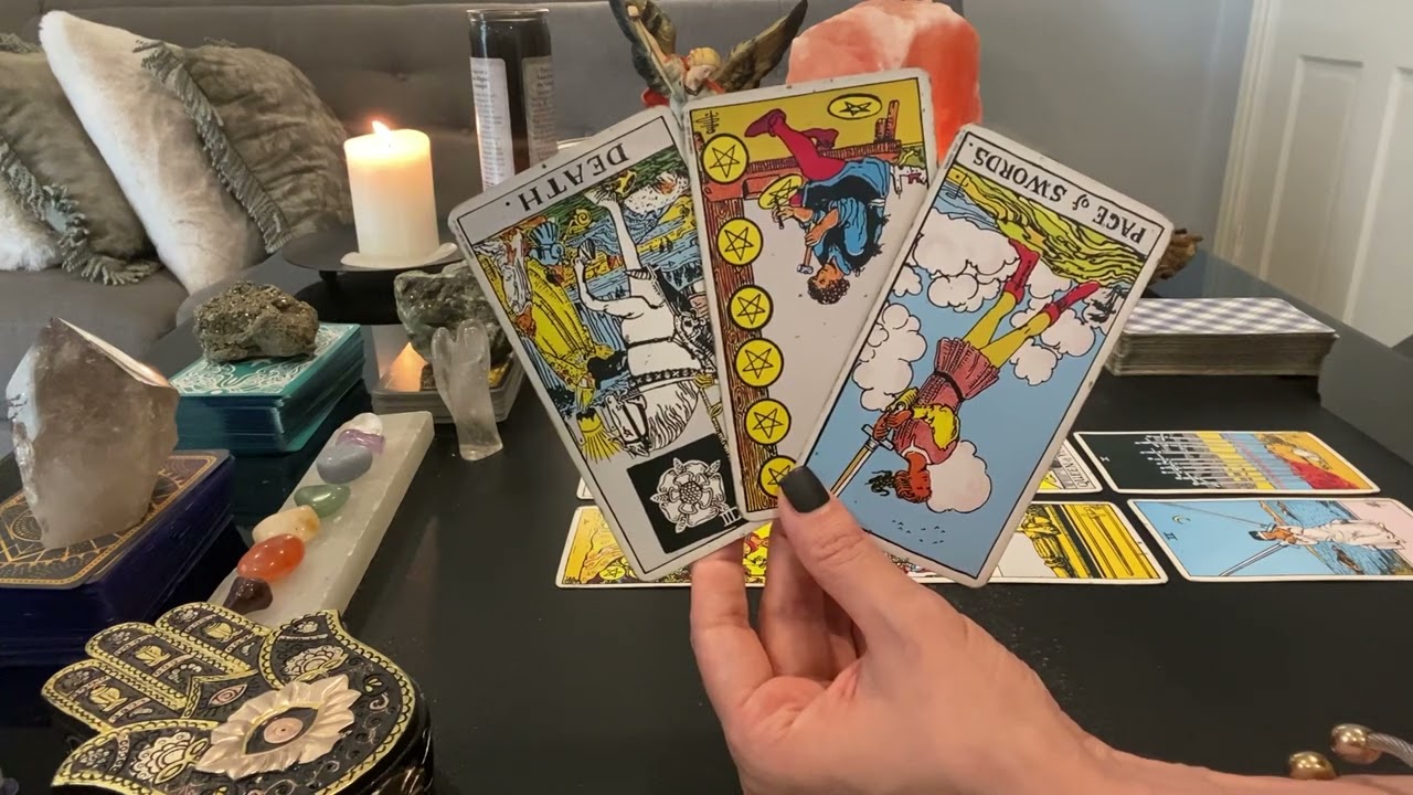 PISCES ♓️ THIS IS POWERFUL/SOMEONE WANTS YOU TO ACKNOWLEDGE THEM/YOUR SMELL