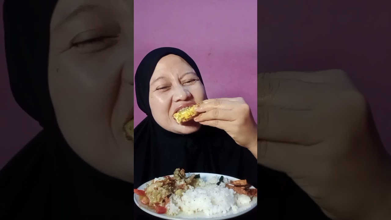 Menunya ada ceker cabe ijo guys