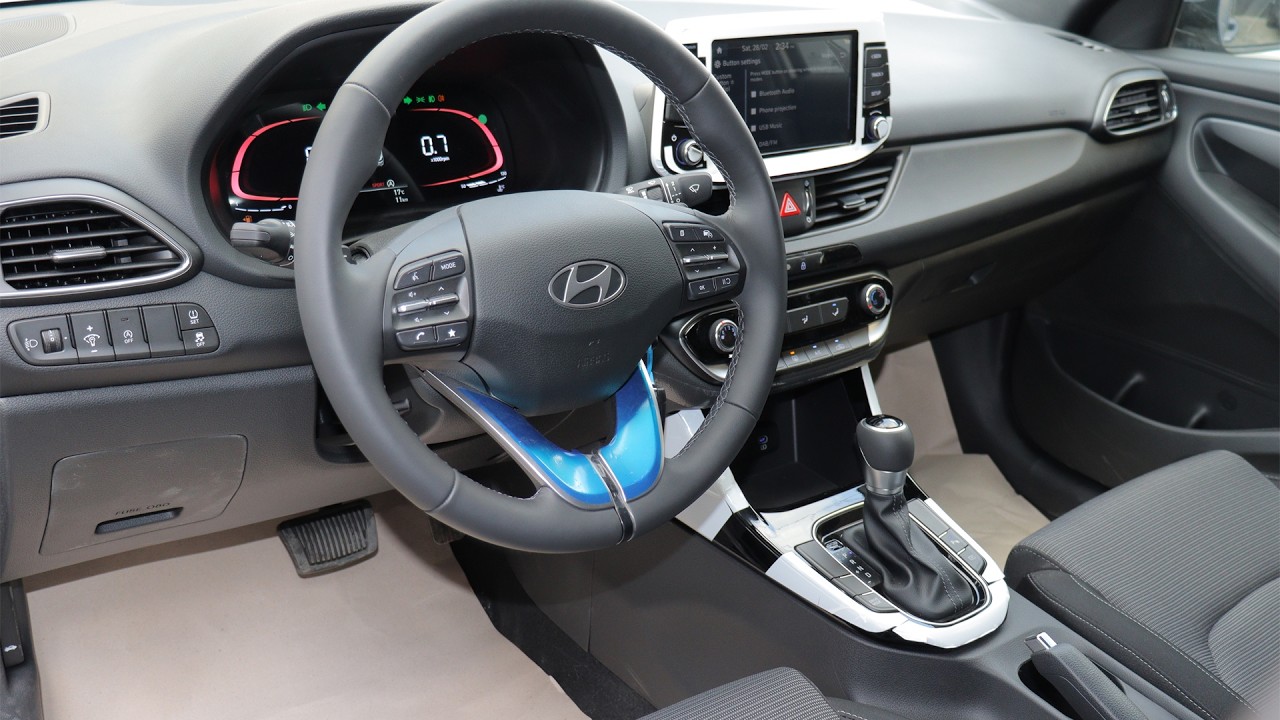 هيونداي اي 30 2026 الفئه الاولى لون ازرق لؤلؤي Hyundai i30 Blaze