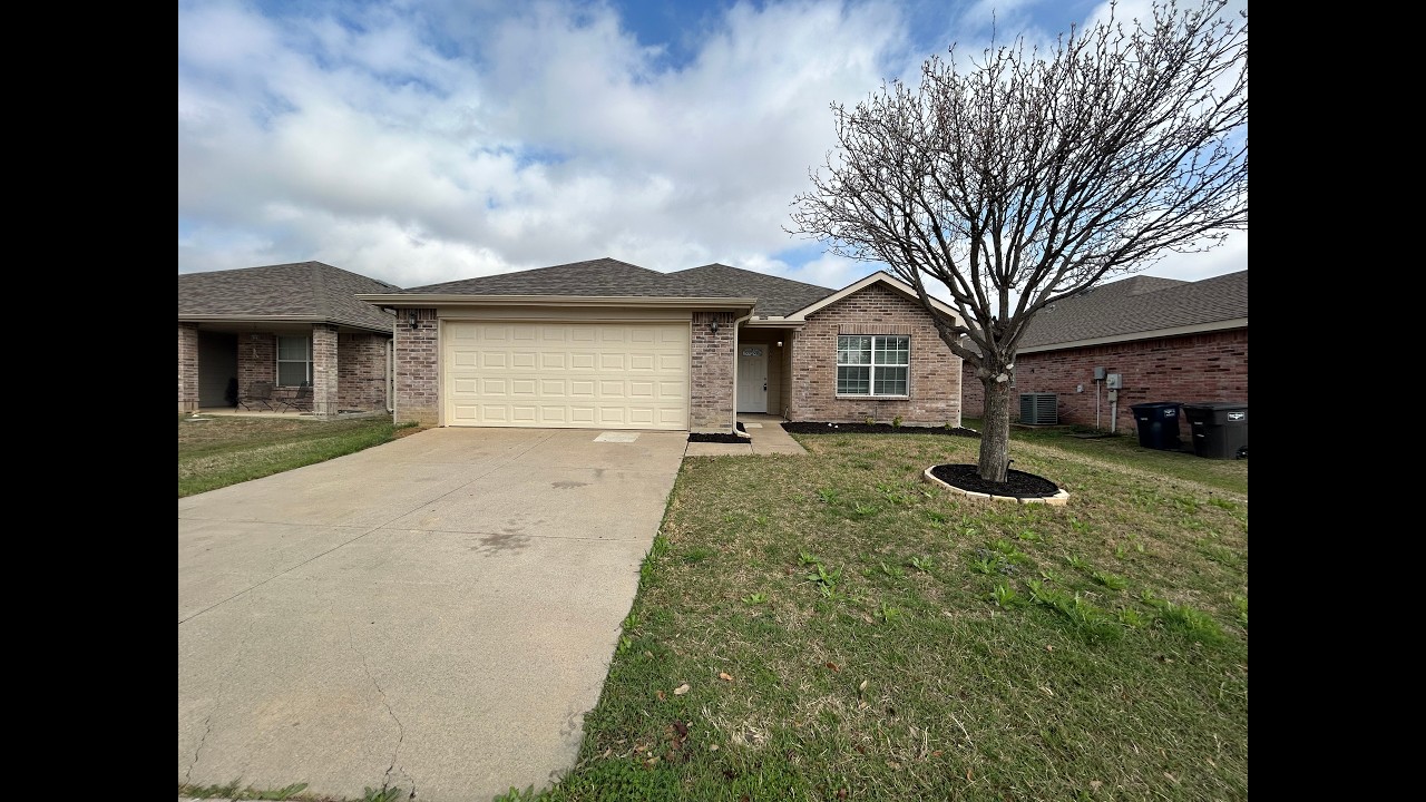 Дома в Форт-Уорте сдаются в аренду (3 спальни/2 ванные комнаты) от управляющих компаний.