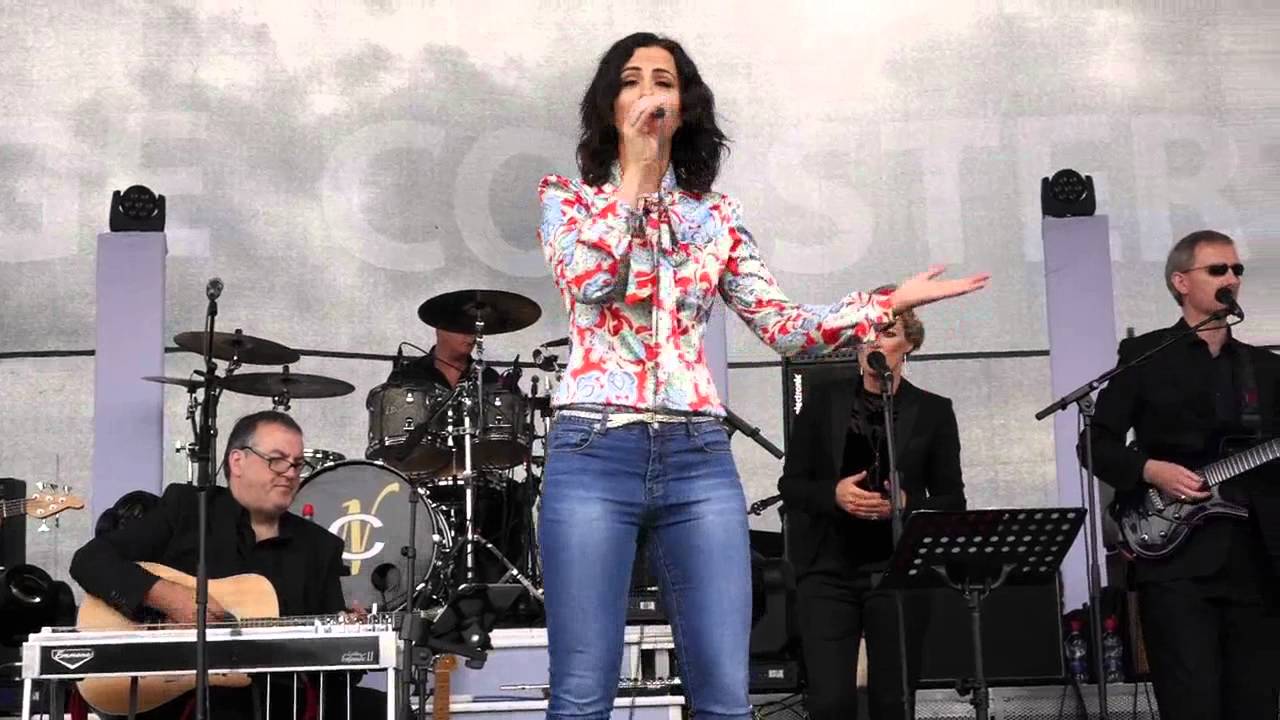 LISA MCHUGH LIVE AT HOLYCROSS 02 HILLBILLY GIRL