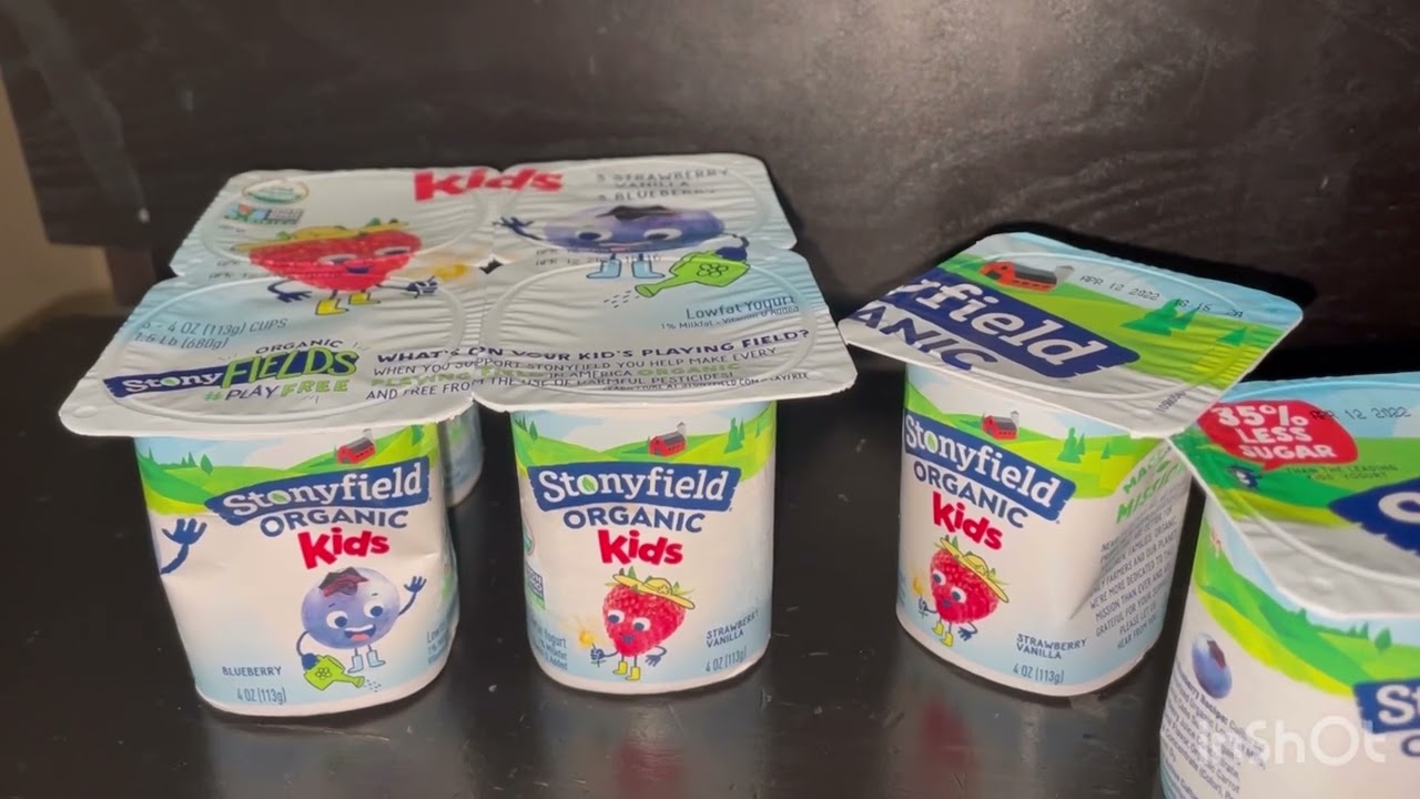 Reviewing baby yogurt Stonyfield organic yogurt￼ #Stonyfield #baby #yougurt