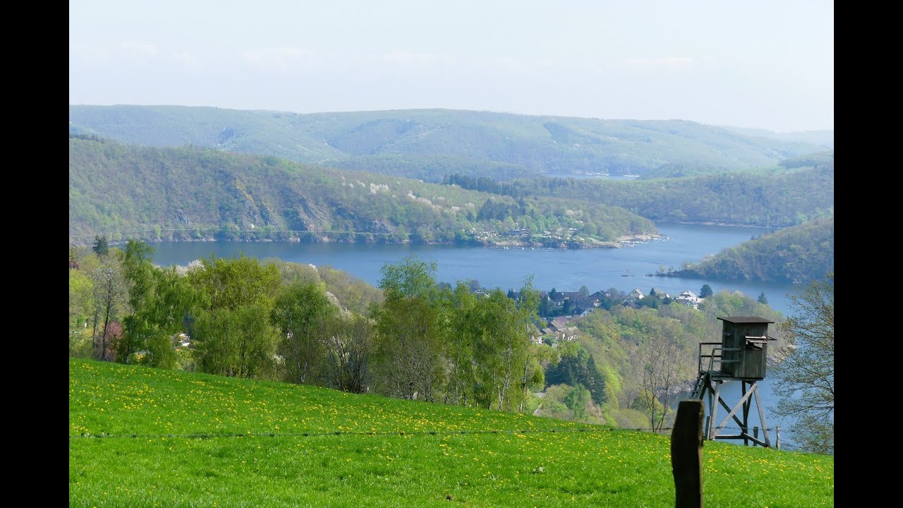 Fernblicke – Blick auf den Rursee - Rurberg und Woffelsbach . Runde ab Steckenborn