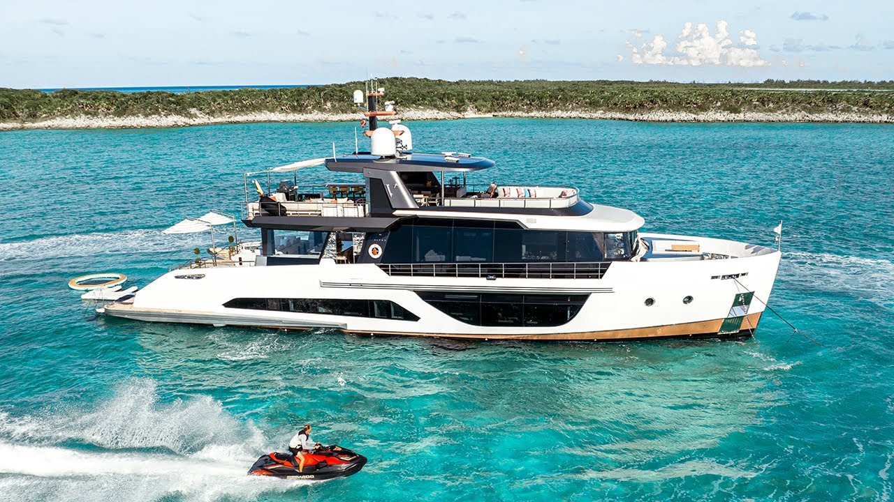 102' Alpha Charter Yacht VIVACE