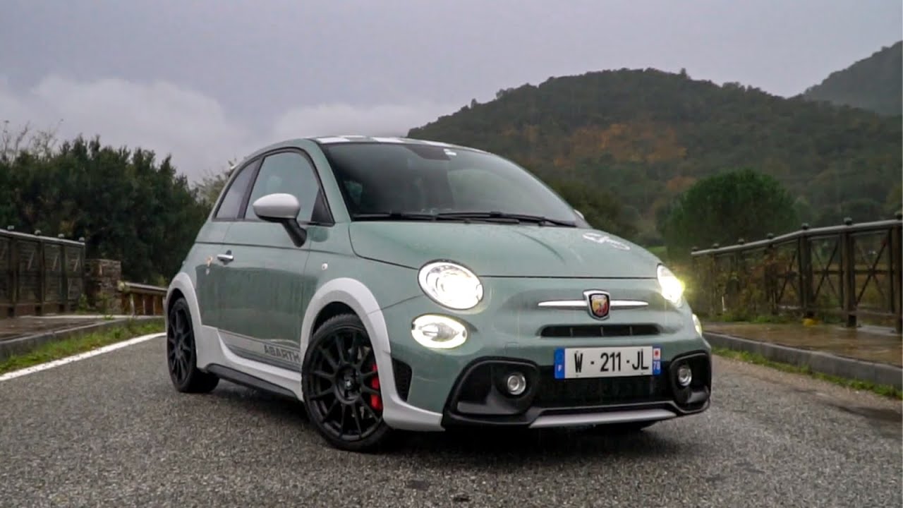 ESSAI | Ilan affronte la tempête avec l'ABARTH 695 70th anniversario