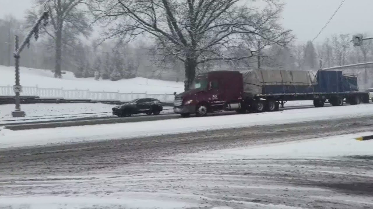 Winter weather makes tricky commute for drivers | 28/22 News