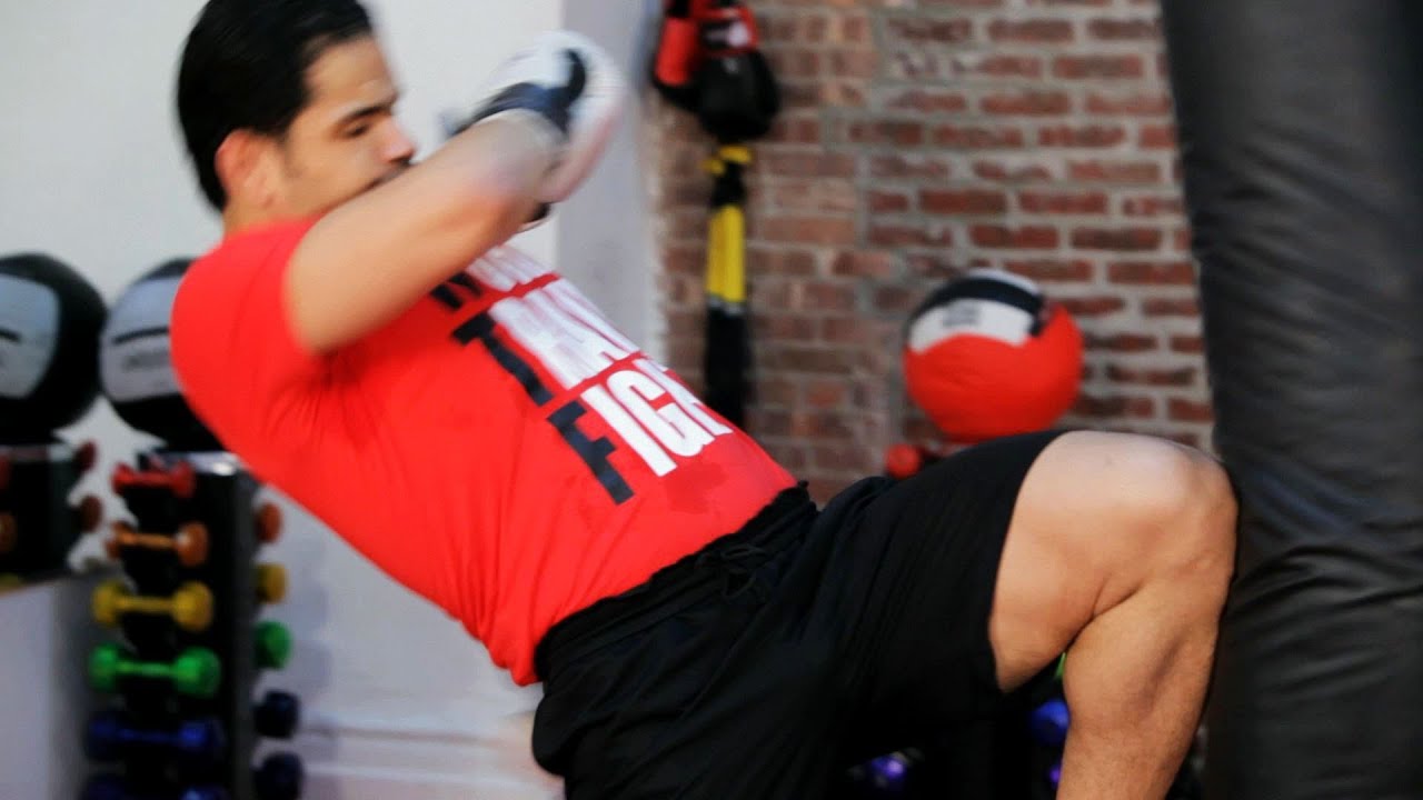 Как наносить удары коленом | Уроки кикбоксинга