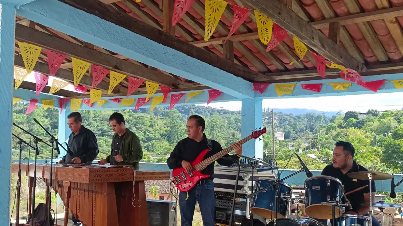 Marimba san Pedro sitala.            Melodía:  puerto de ilucion 