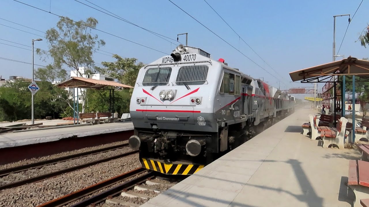 Beautiful Liveried WDP 4B Twins  | Sizzling EMD roaming Light WDG 4D + Kanpur-ANVT Weekly Exp