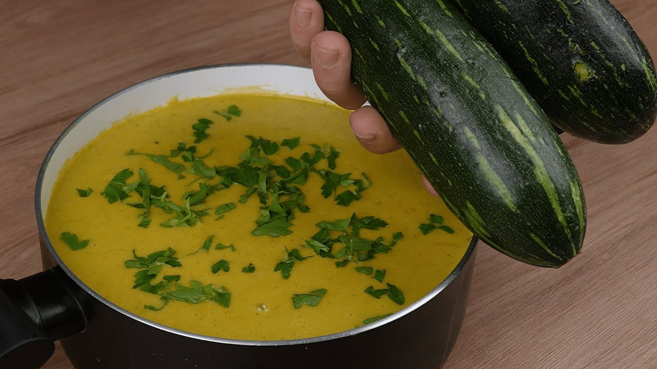 Esta sopa de abobrinha é um tesouro esquecido a anos! Fez muito sucesso.