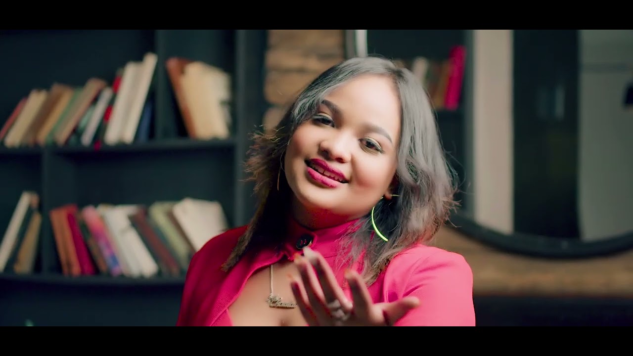 CHANTAL - Mbola tia ( clip officiel 2023 )