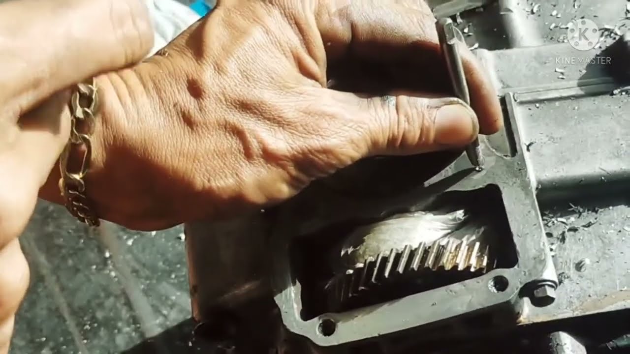 how to repair stud bolt crankcase HONDA TMX 155