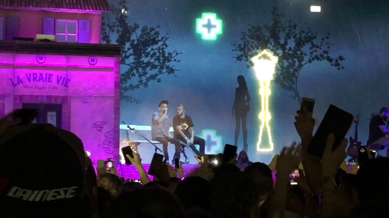 Bigflo et oli chantent « SALOPE » en Live