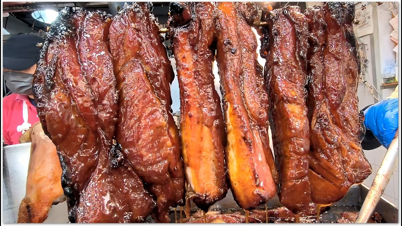 香港燒味飯 蜜汁燶邊叉燒 超好食 Hong Kong Roast Pork Rice Very Yummy Hong Kong Food 燒味飯加鹹蛋正啊 豉油皇雞翼肉質嫩滑 香港美食 百富豪燒臘飯店