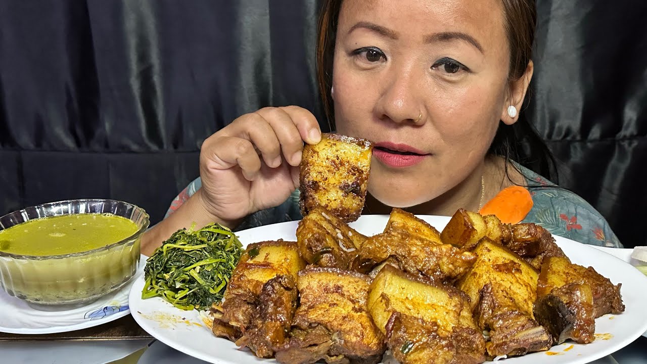 धराने सुङ्गुरको मासु || YUMMY BRAISED PORK MEAT , PORK GRAVY WITH RICE ,SALAD❤️ || Rubi Rai Mukbang