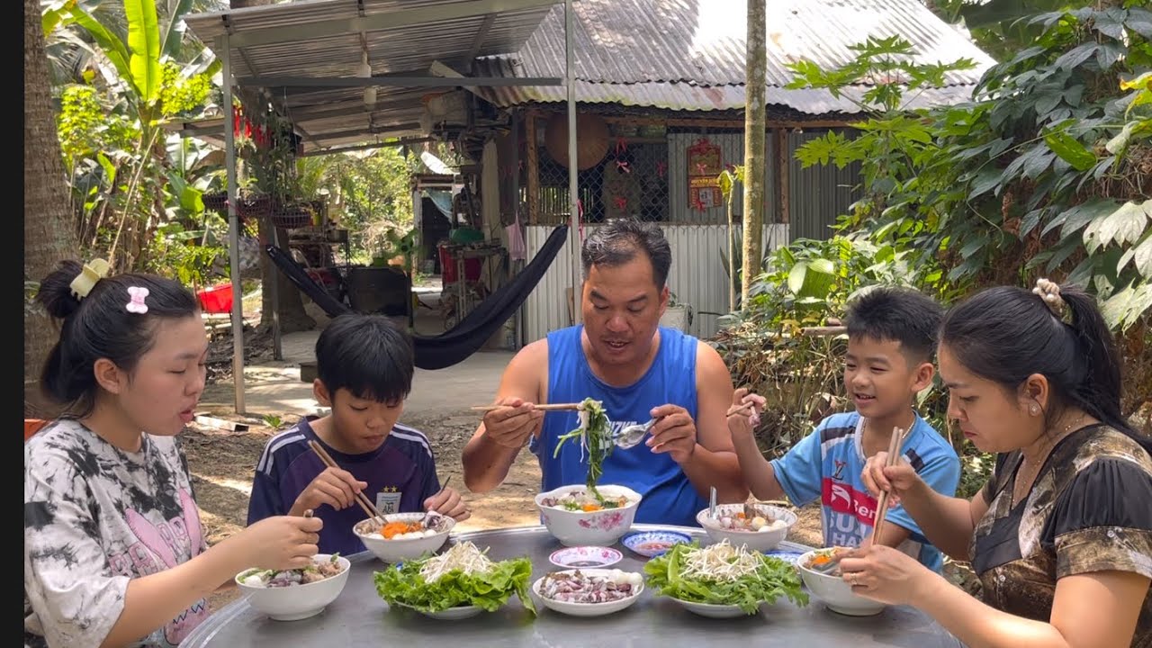Chuẩn Bị Những Đơn Hàng Cuối Năm-Cùng Gia Đình Thưởng Thức Tô Hủ Tiếu Mực Full topping 