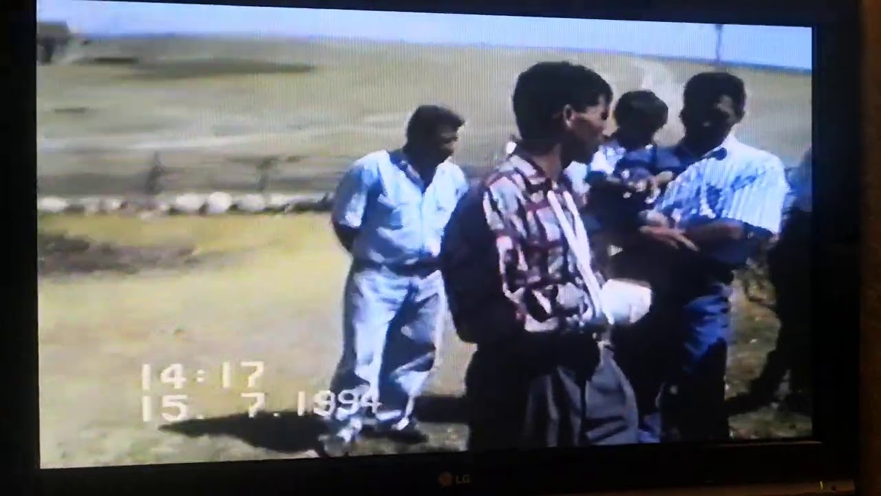 Adalet ve Abbas Tatar ın dügününden  yıl 1994.  Kına yakmaya gidiliyor