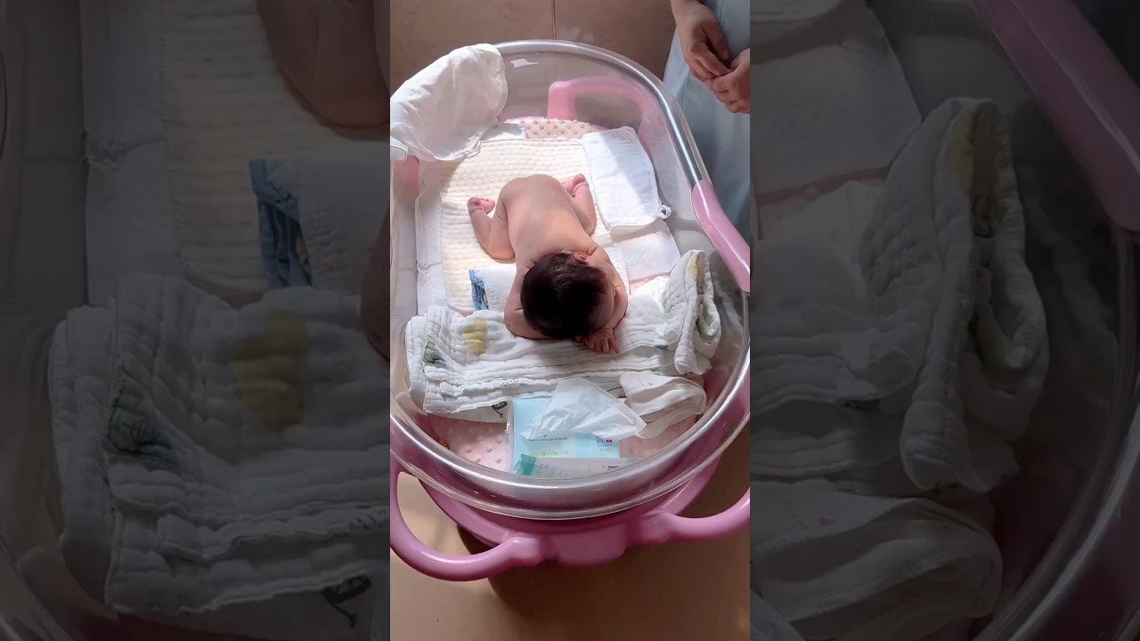 How babies are kept in the NICU room #nicu #nicubaby #hospital #newbornbaby #baby #shortsfeed