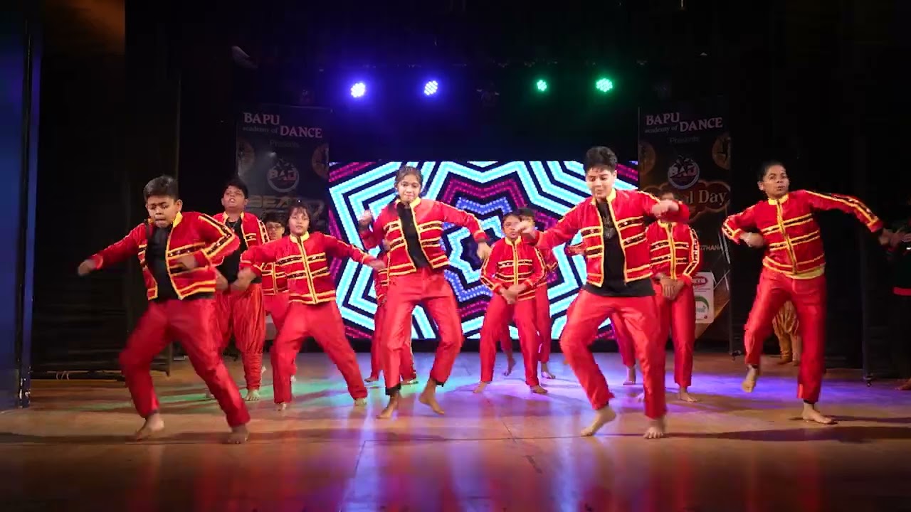 Bollywood remix song performed by bapu academy of dance #beatbattle#dance#bollywoodsongs