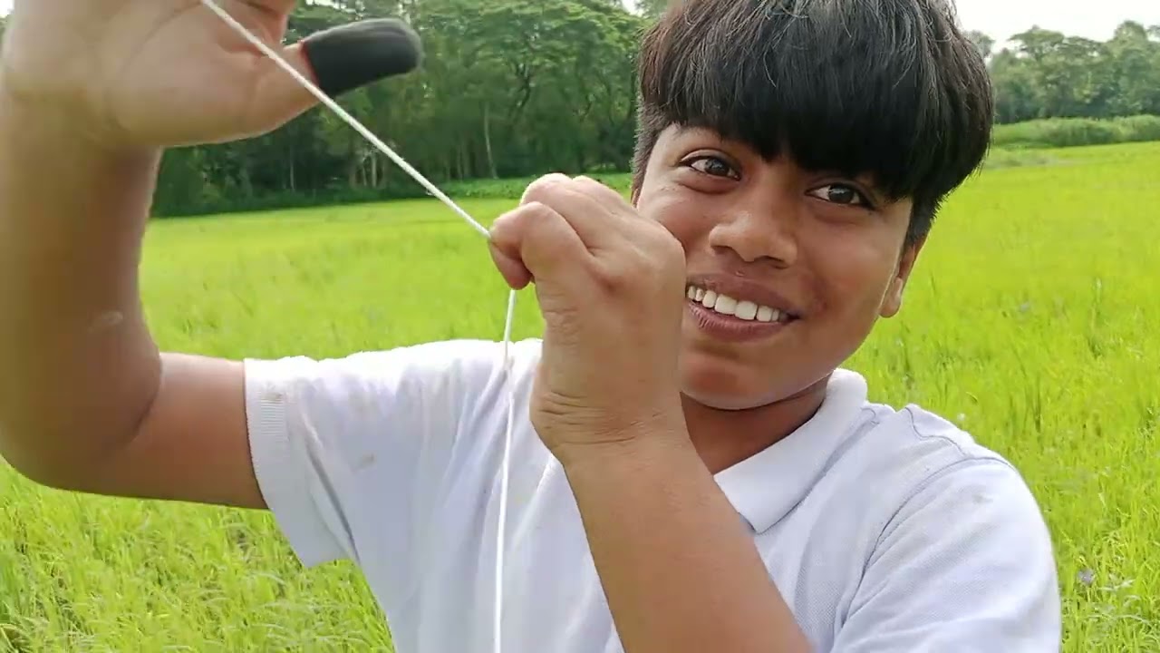 আপনাদের গ্রামের বাসায় আকাশে উড়া ঘড়ির নাম কি
