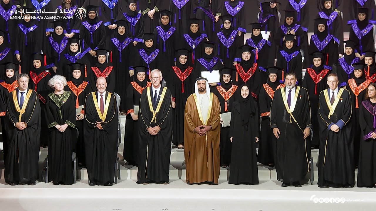 سيف بن زايد يشهد حفل تخريج دفعة 