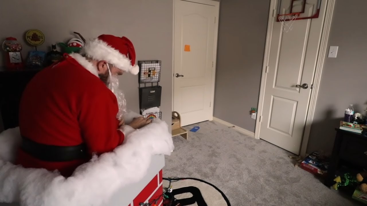 A Santa Claus Surprise for Little Flash and Ava! (Christmas Family Vlog)