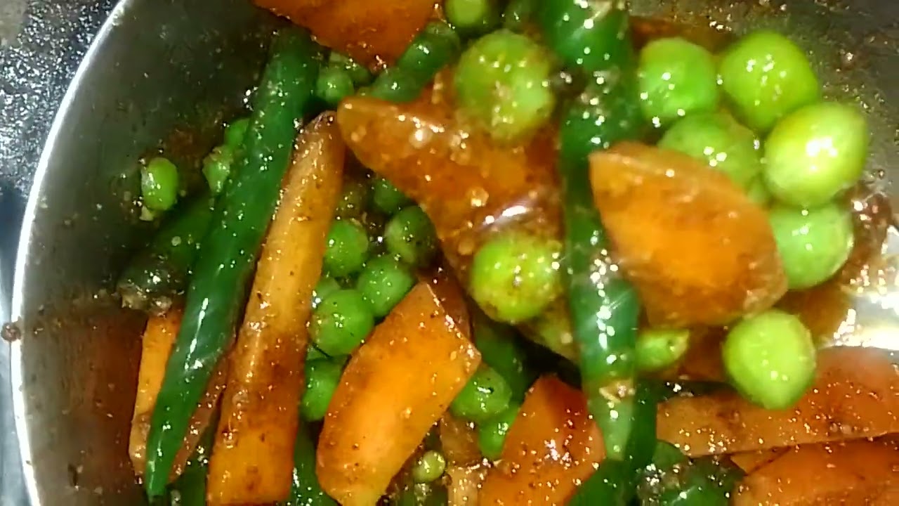 Matar hari mirch gajar miks achar bilkul aasan tarika se 