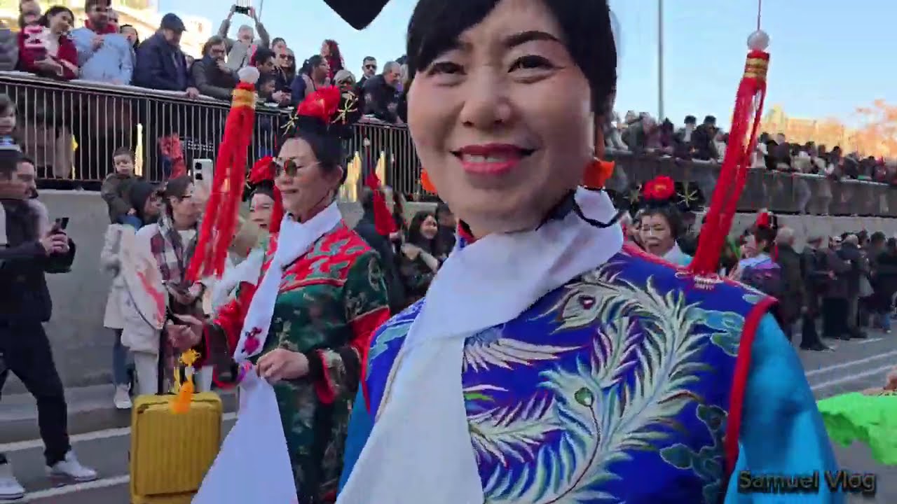 Asi se celebra Año nuevo chino barcelona España 2025 年农历新年快乐