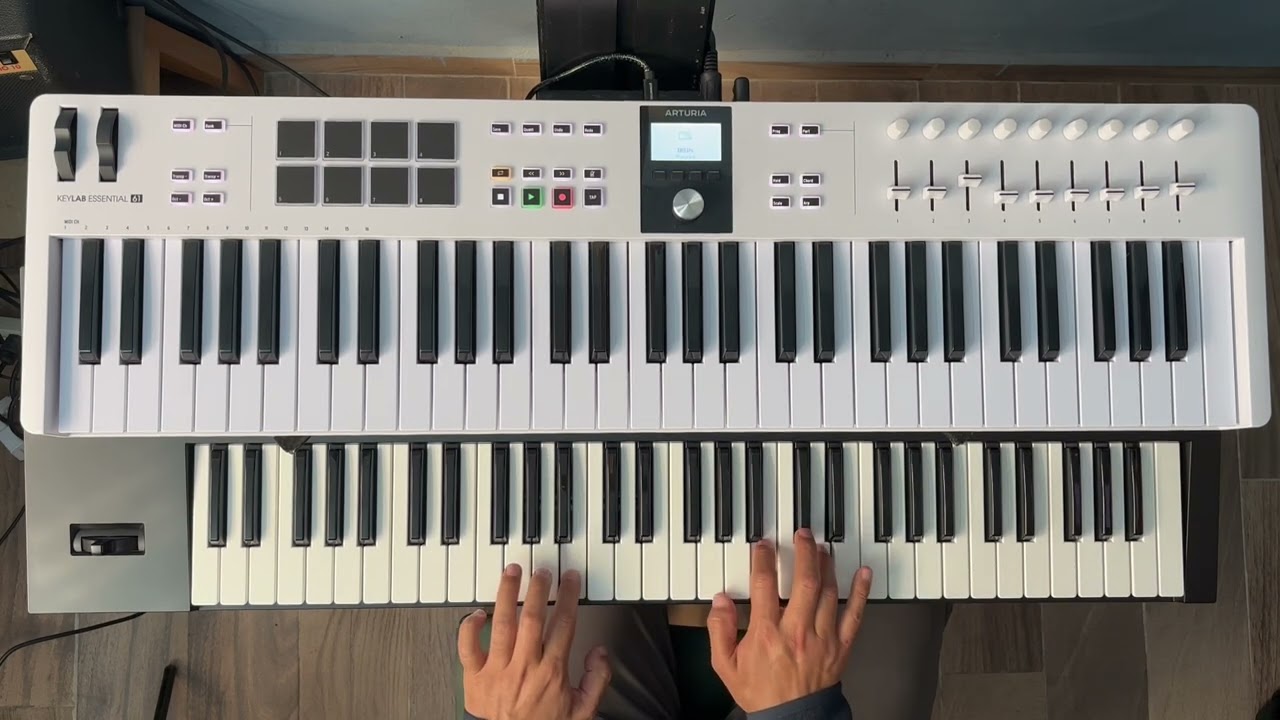 Quiéreme Más / Grupo Modelo / Teclado