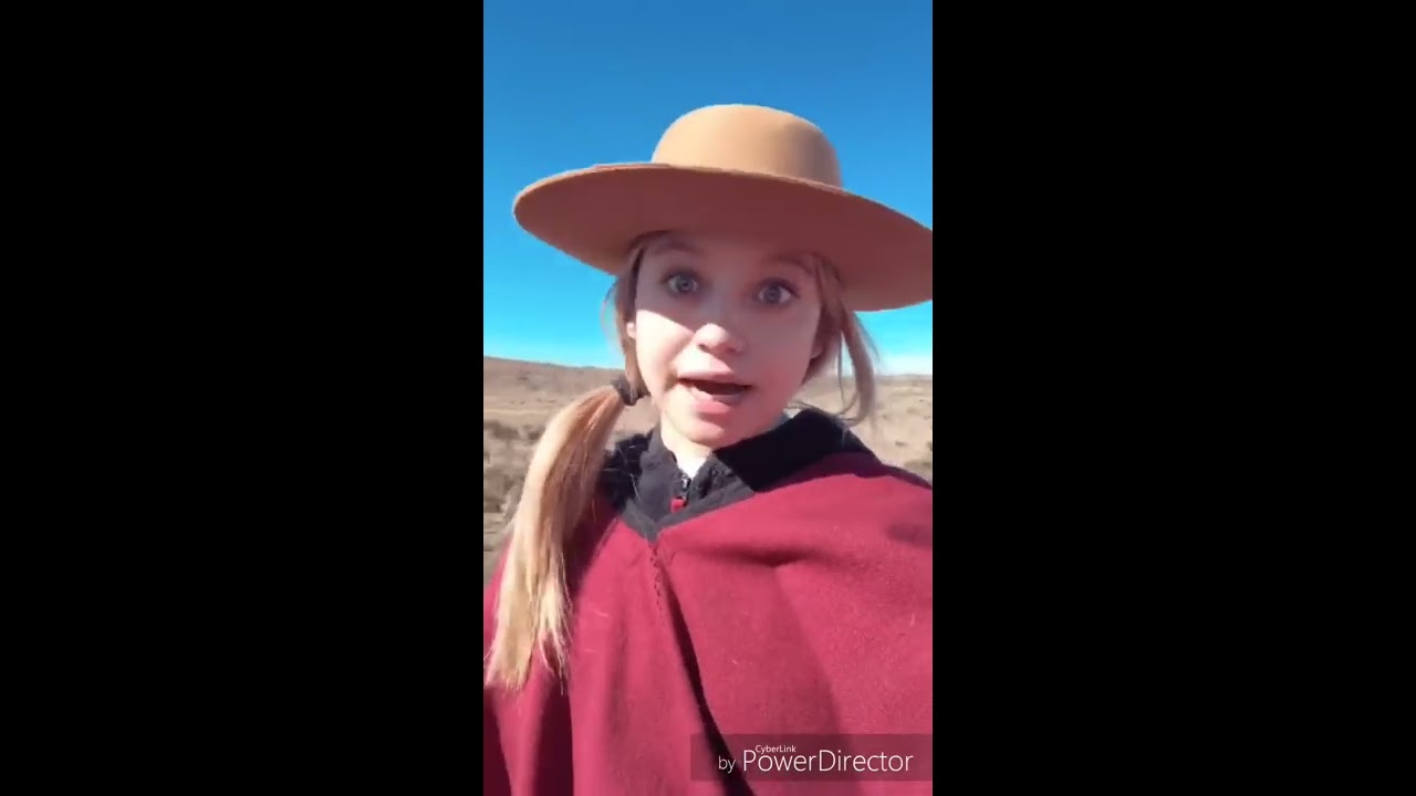 Karol Sevilla en Cordoba con Giovanna y Pasquale en caballo
