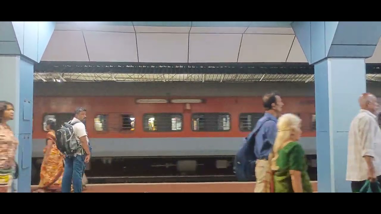 Trivandrum to Lokmanya Tilak Express 