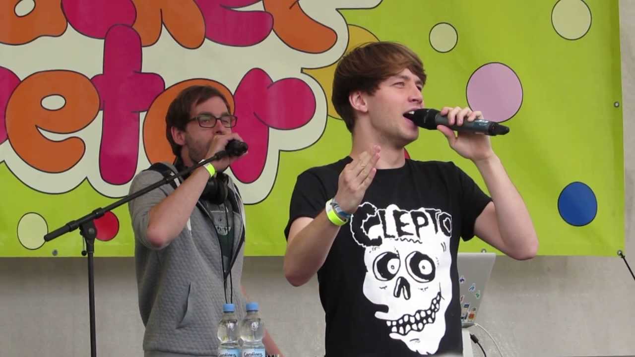 Deine Freunde - Quatsch mit So&szlig;e. 01.09.2013 in Bielefeld.