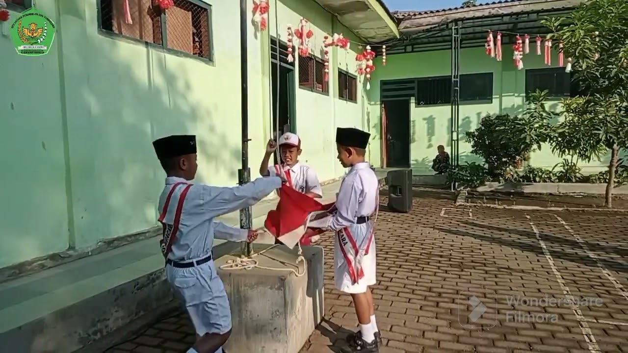 Upacara Bendera | SDN Tundosoro