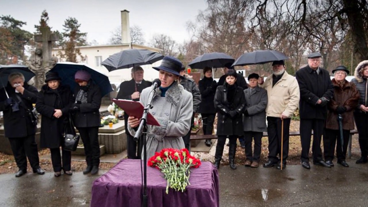 Polg&aacute;ri b&uacute;cs&uacute;ztat&oacute; - Zombor Zsuzsanna