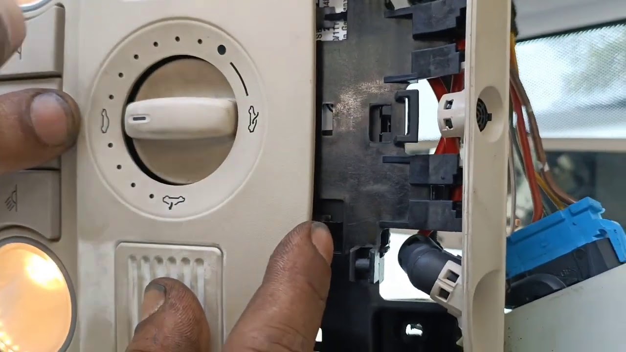 SUNROOF PROBLEMS SKODA CARS/SKODA CAR SUNROOF NOT WORKING