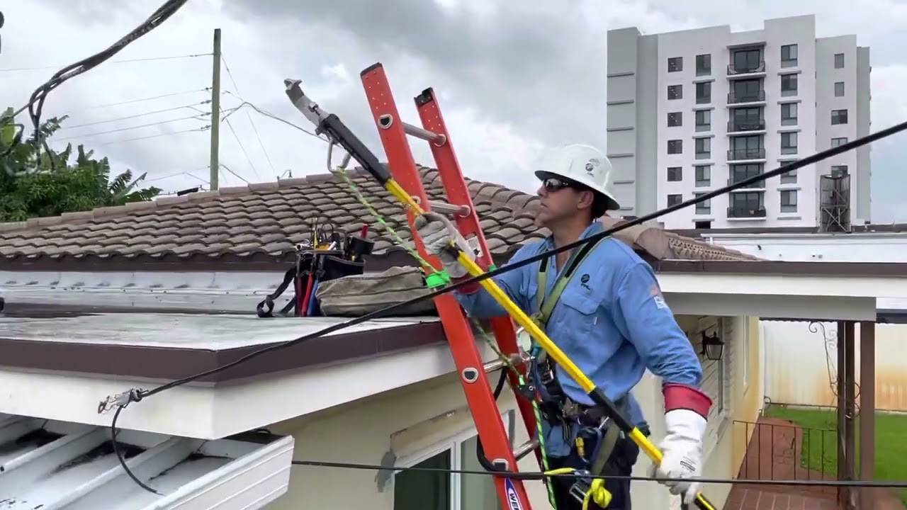 Weather head mast clamp