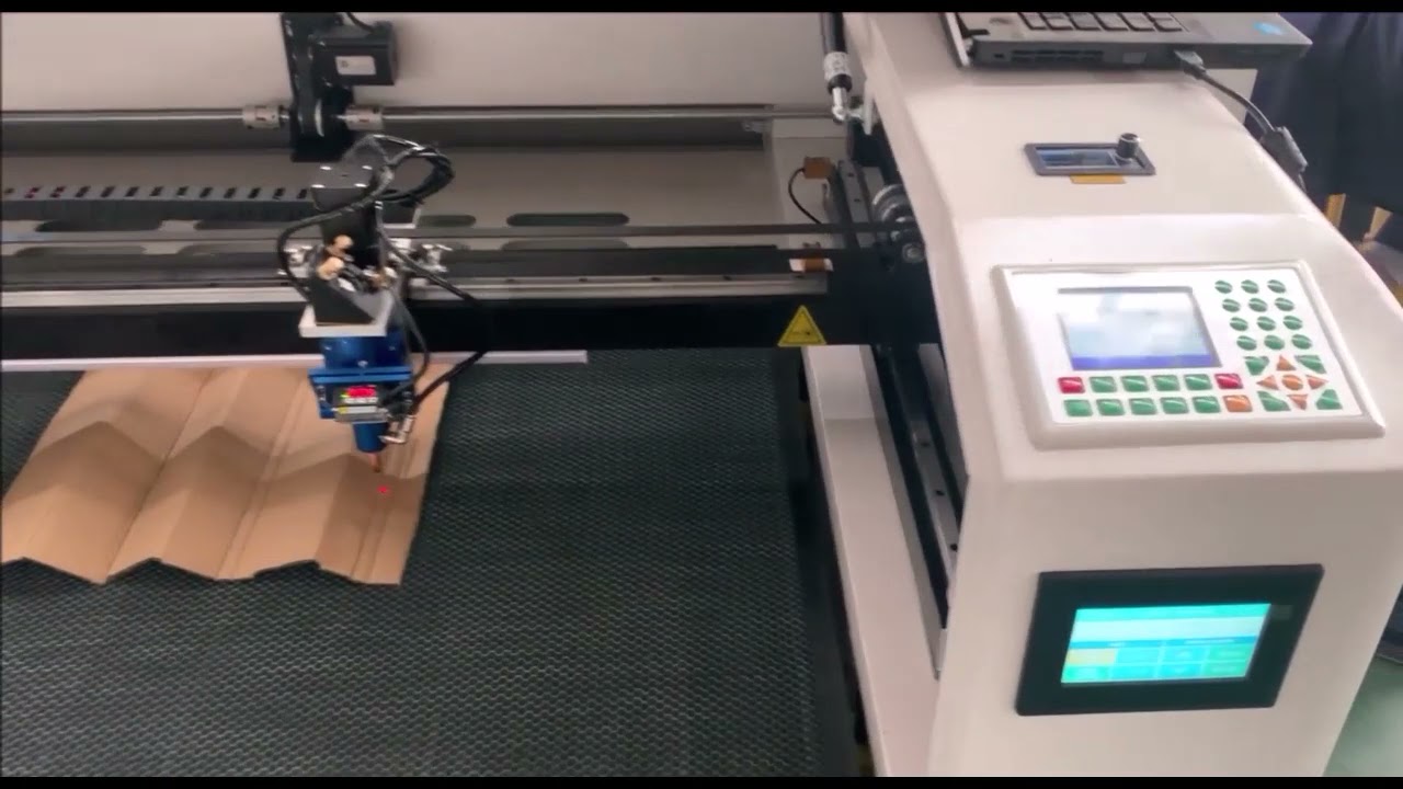 Non metal Materials Co2 Laser Cutting Machine with RuiDa 6332NM Live Focus System