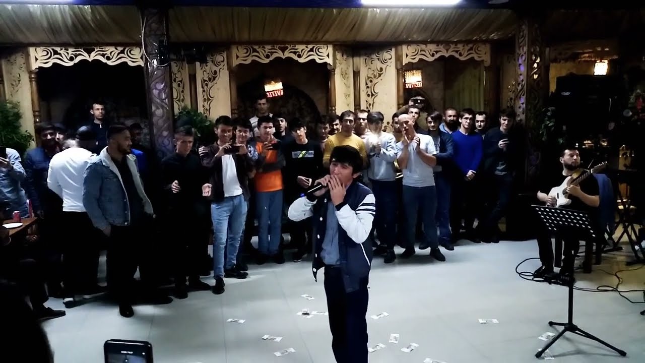 Завқибек Хурсандов Дар лаби дарёи кӯҳи чойхона 5Кент мувофиқи талаби бачаҳои ғариб #NurzodChannel