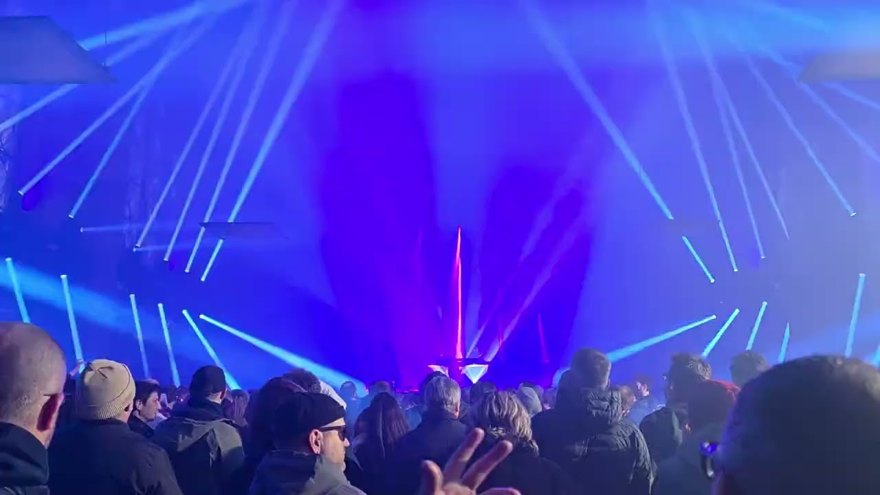 Abonnez-vous à ma chaîne.Merci. Concert Gare de Strasbourg Nuit 14 au 15 février 2026.