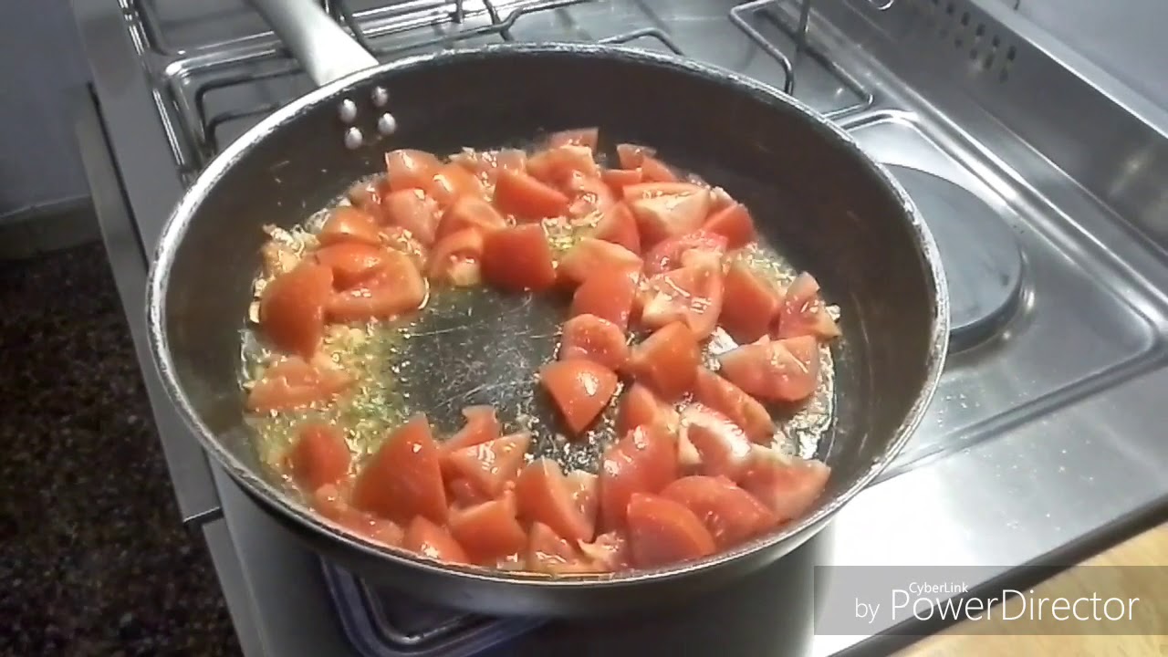 Spaghetti al pomodoro fresco con sapore antico