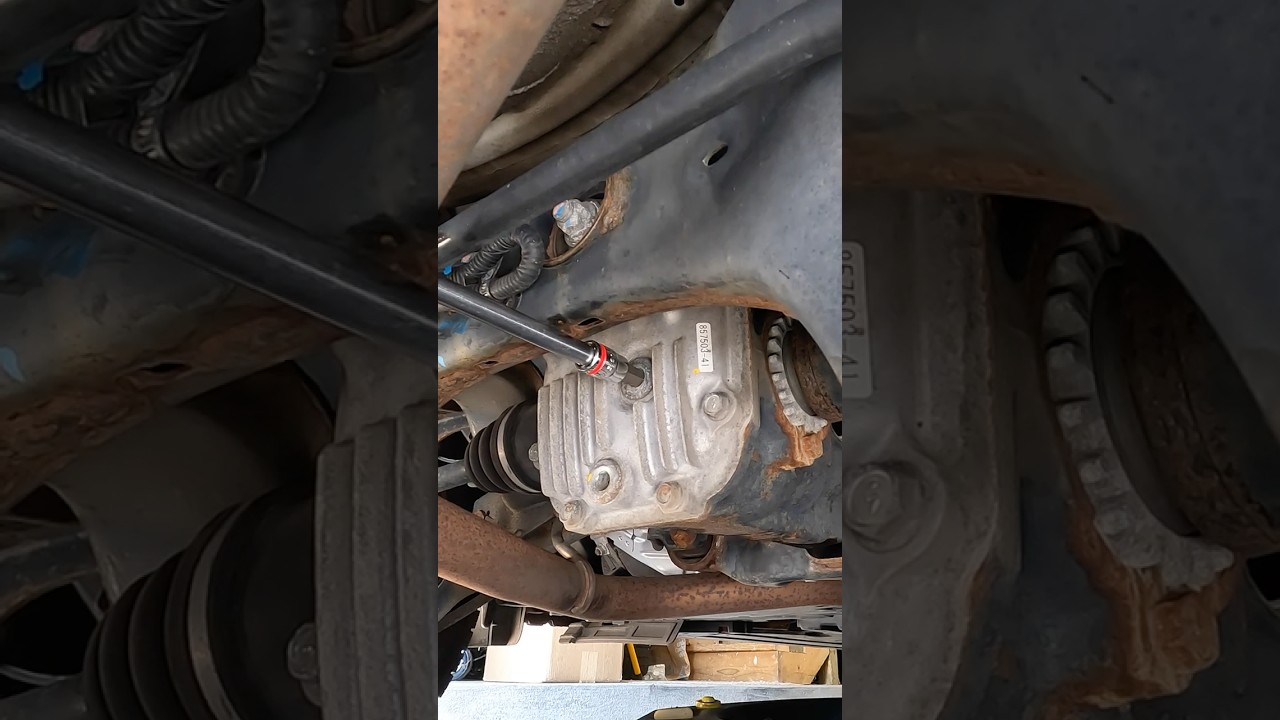 Spuszczanie i uzupełnianie oleju w przekładni tylnej osi Subaru #shorts #subaru #forester #suby #...