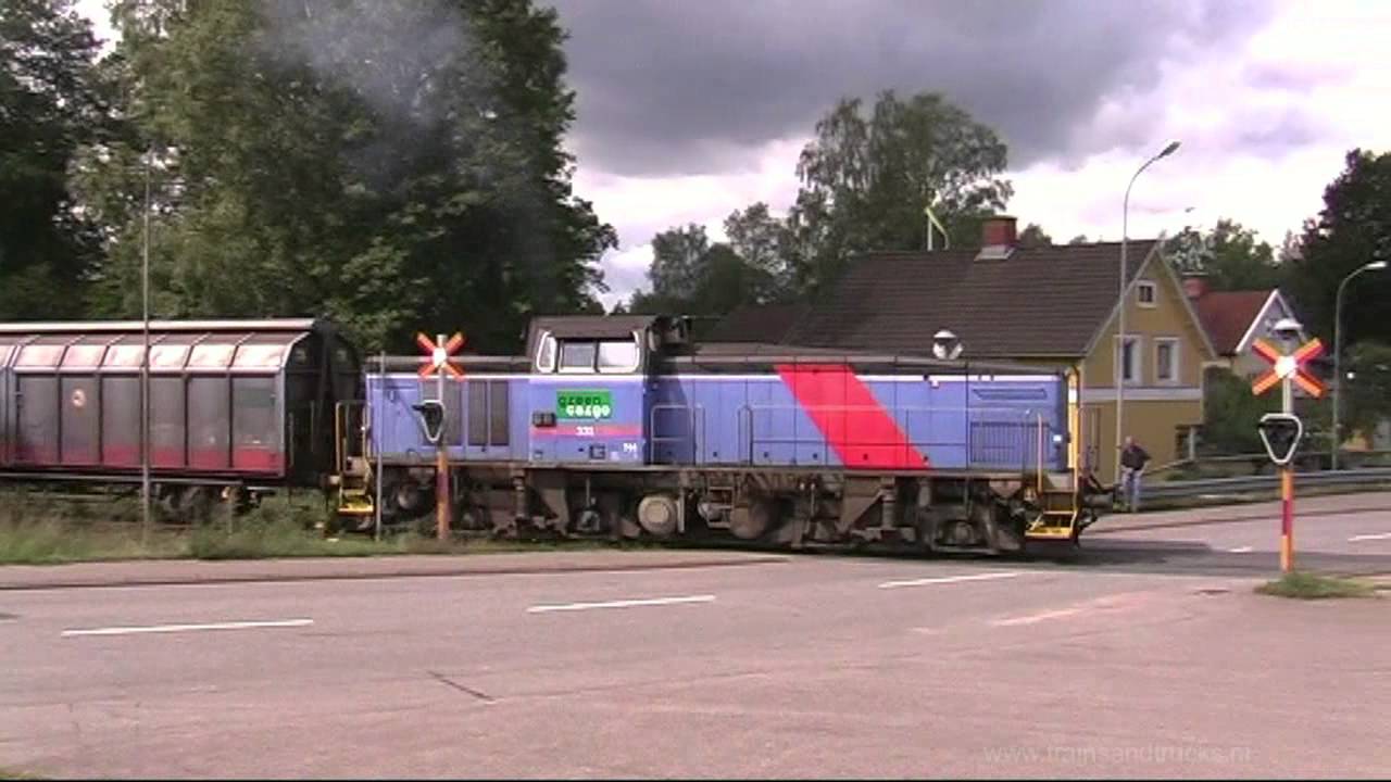 Shunting in Kvillsfors and Pauliström with T44 nr 331 (Trains in Sweden in June 2006 Part 11)