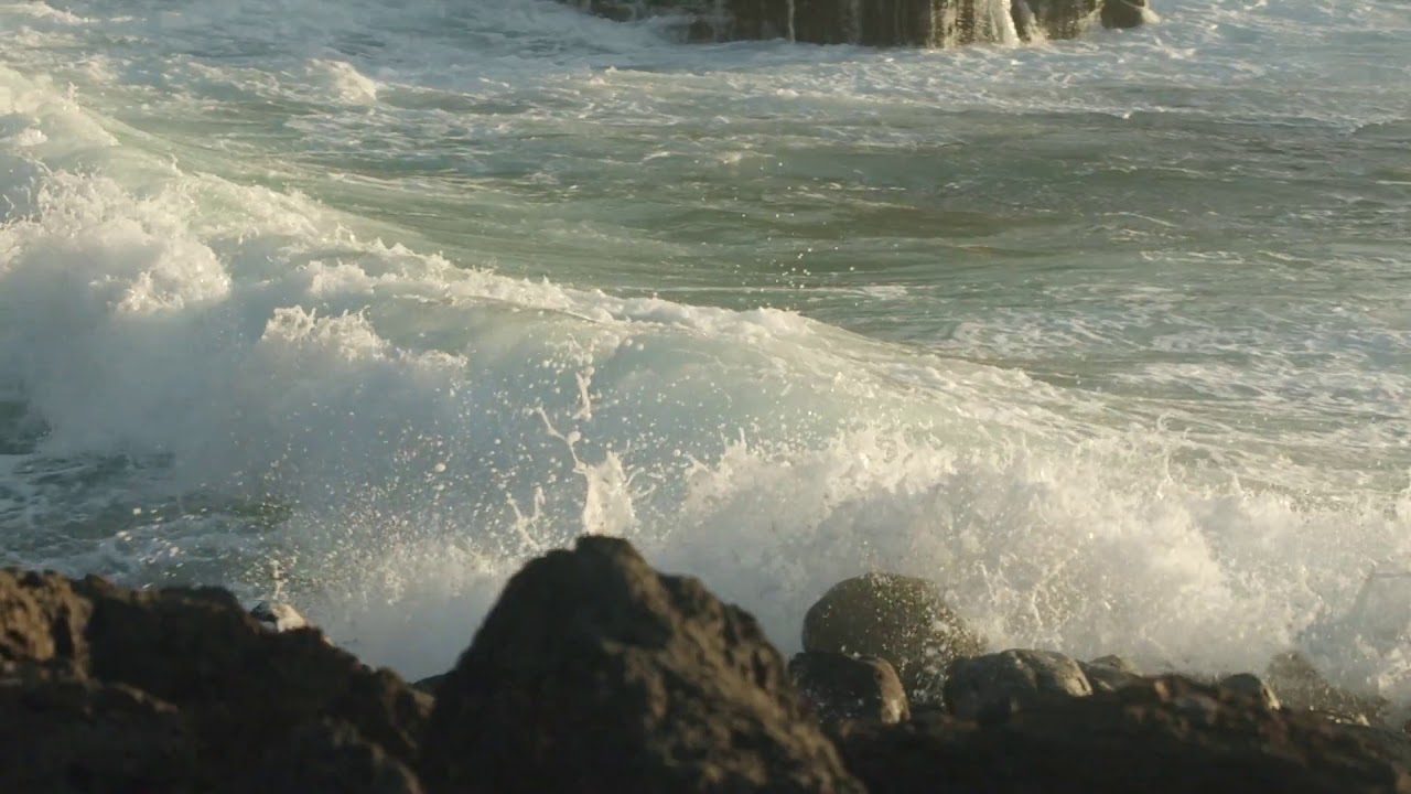 Relajante Sonido de Olas Rompiendo contra las Rocas/ Para Calmar la Mente / Para Dormir