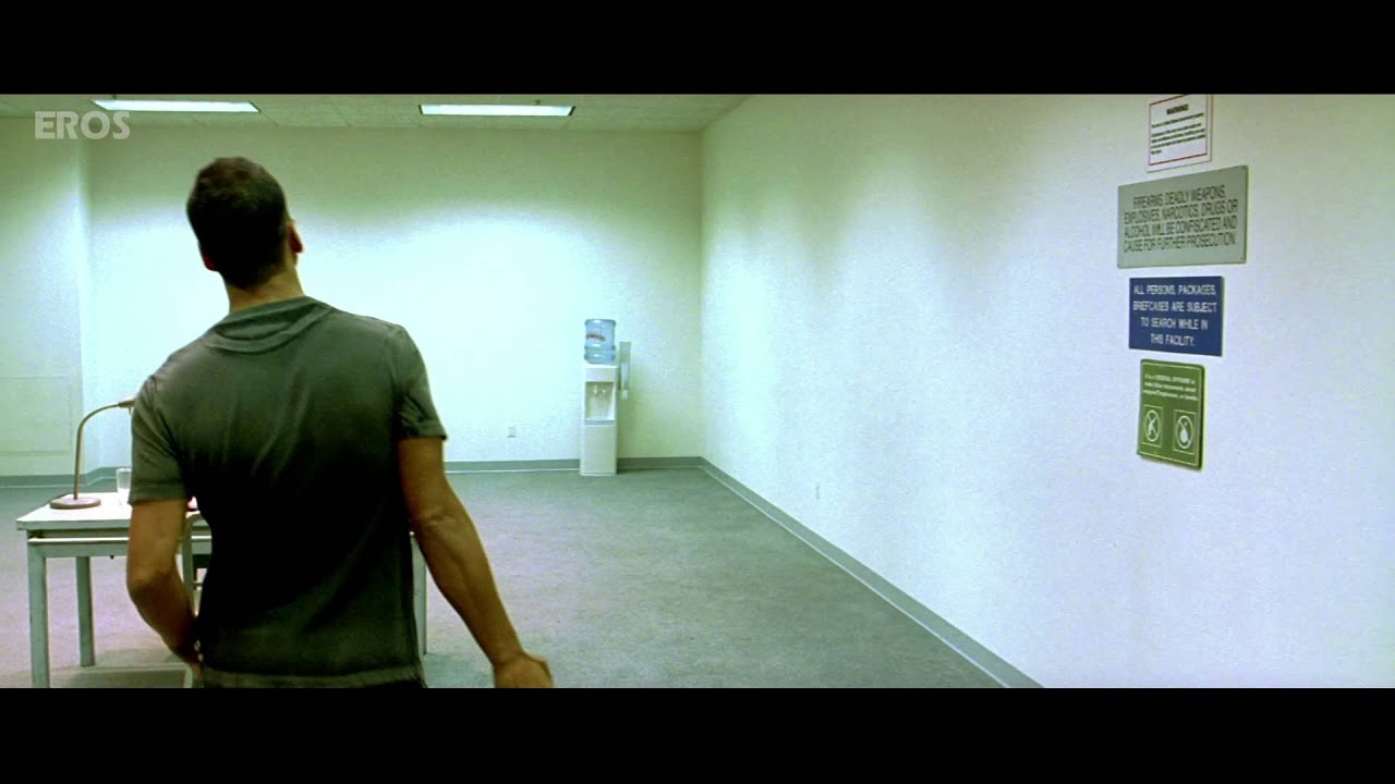 Akshay Kumar gets checked | Kambakkht Ishq