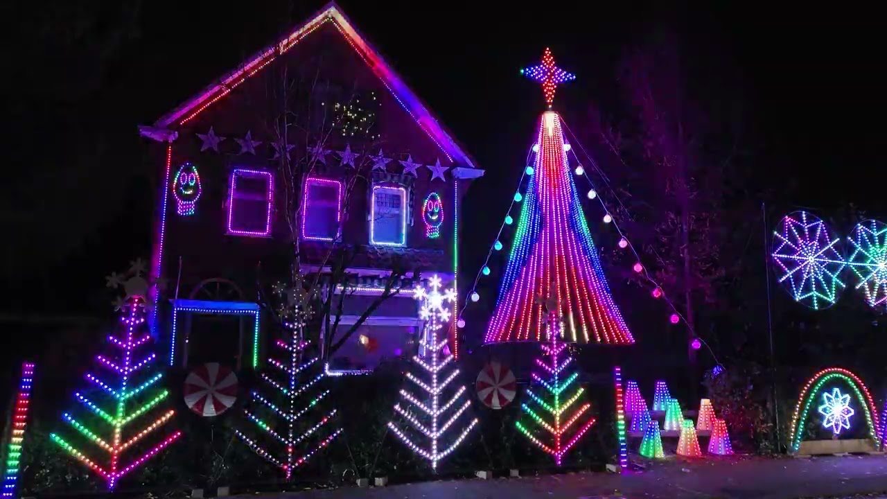 Denies Kerst Lichtshow 2025 - Duizenden lampjes op muziek!