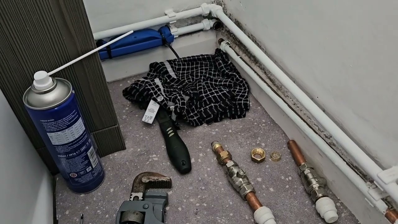 Plumbing Pipe freeze kit test and radiator change. Arctic Hayes